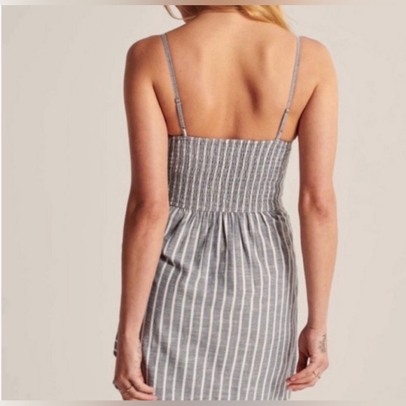 Abercrombie and Fitch wrap front adjustable strap dress large blue and white - Picture 2 of 8